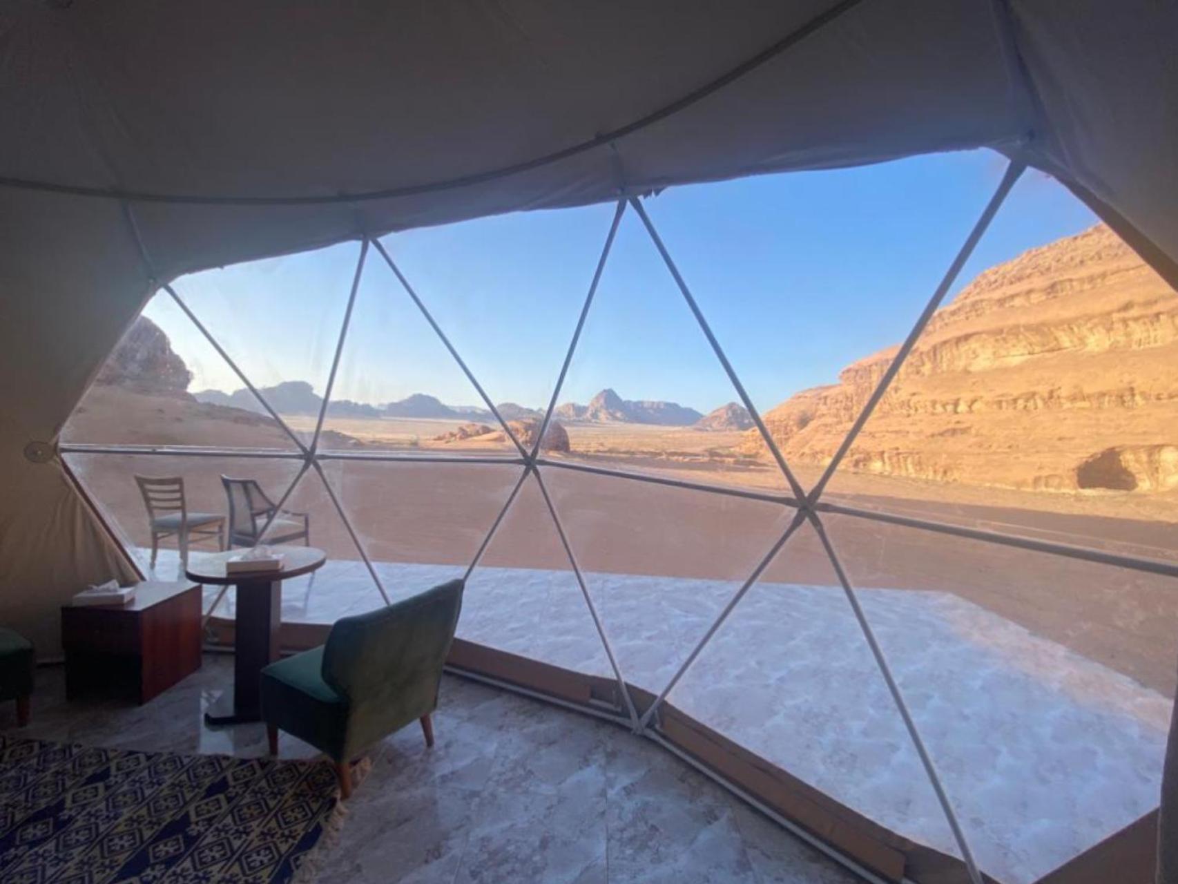 Rum Four Mountain Luxury Camp 와디럼 외부 사진